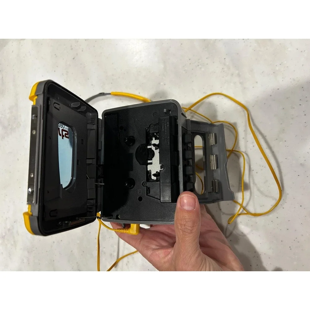 Sony Sports Walkman WM-FS191 AM/FM Cassette Player Yellow MDR-W14 Headphones